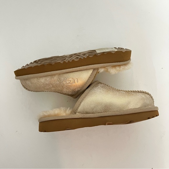 UGG Kids' Keegan Metallic UGGplush Faux Fur Lined Slipper - New In Box - Picture 14 of 16